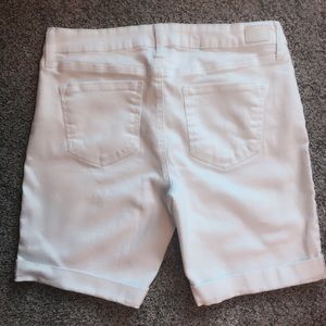 Celebrity pink white Bermuda shorts size 7/28